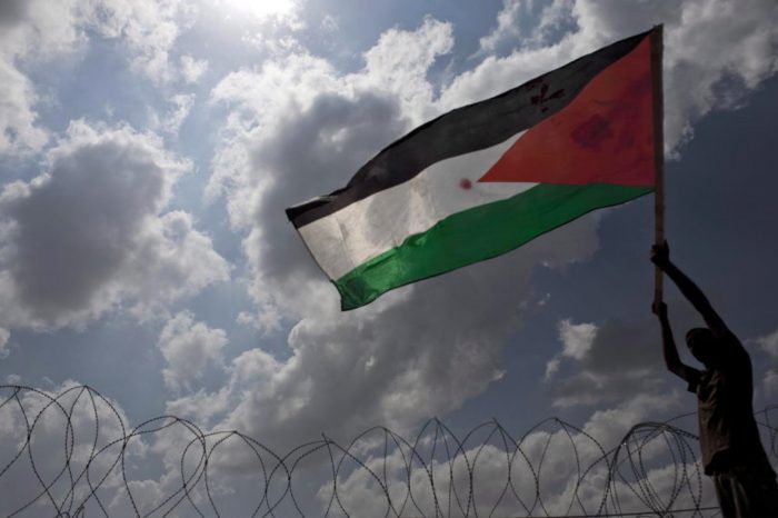 Палестина: жизнь за колючкой