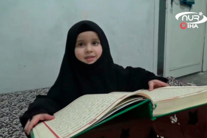 4-летняя девочка выучила Коран