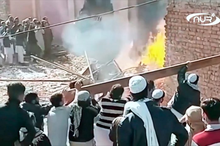 Мусульмане восстановят разрушенный ими храм. 12 полицейских уволены!