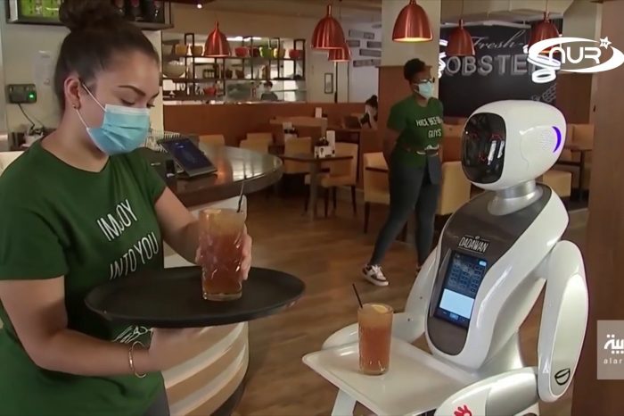 В Саудовской Аравии появились халяльные роботы-официанты!
