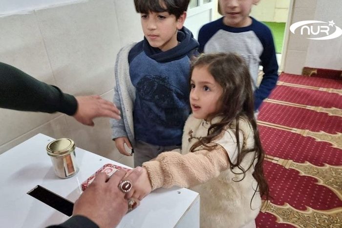 Дети били копилки, чтобы помочь сирийским беженцам!