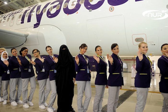 Саудия жжет! Женщины управляют самолетами!
