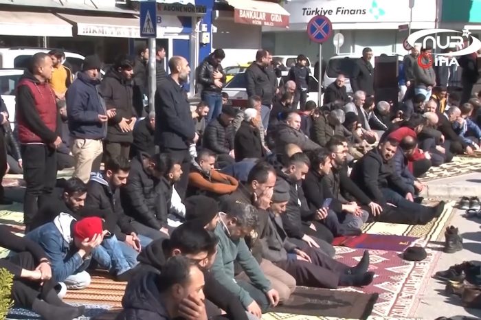 Мечети Турции переполнены после землетрясения!