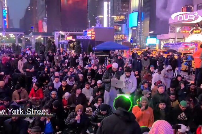 Американцы принимают Ислам в центре Нью-Йорка!