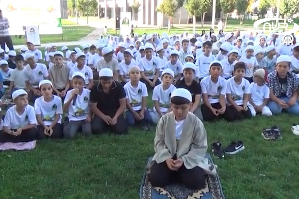 Сотни детей в Турции обратились к Аллаху!