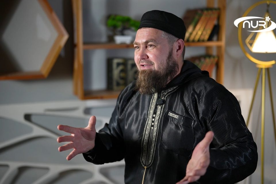 Они совратили твердого и решительного мужчину!