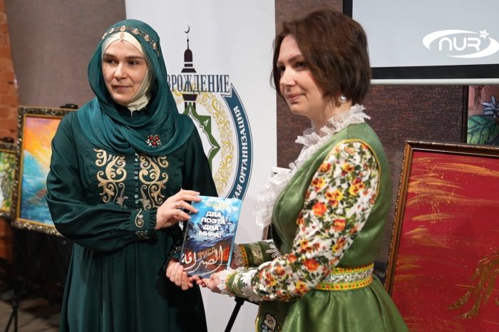 О чем пишут мусульманка и христианка в своих стихах!