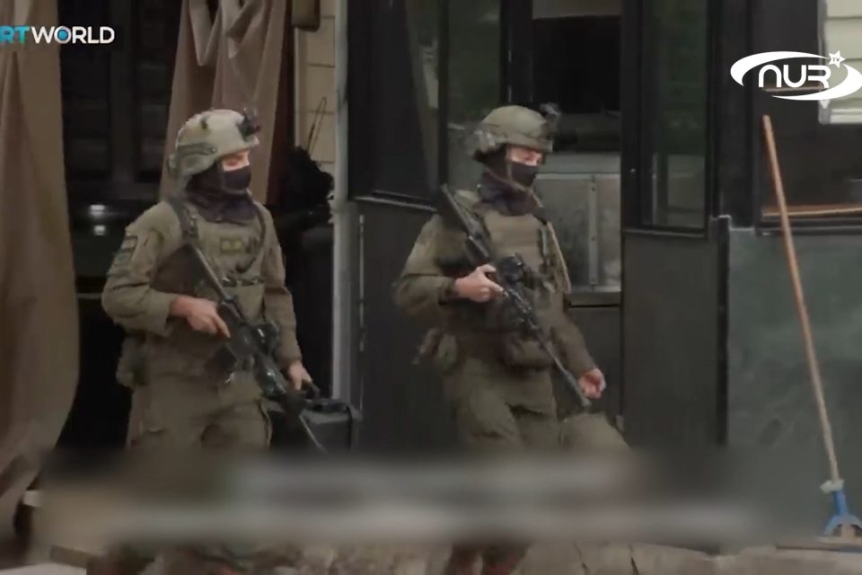 Израильские солдаты убили жену палестинца на его глазах!